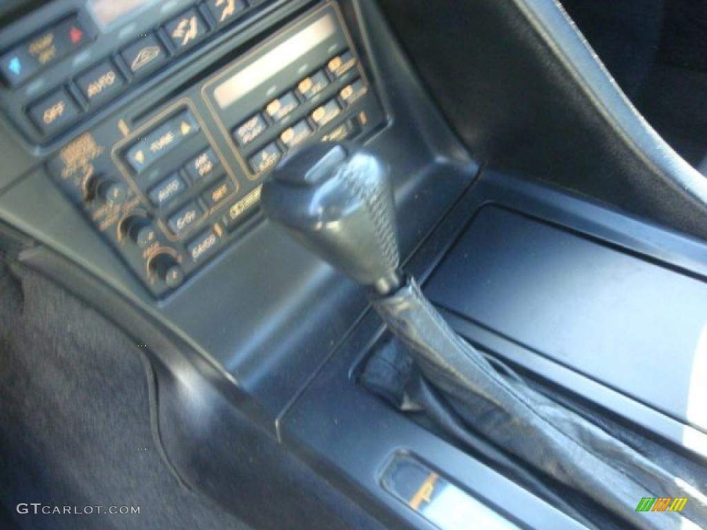 1992 Chevrolet Corvette Coupe Controls Photo #39085829