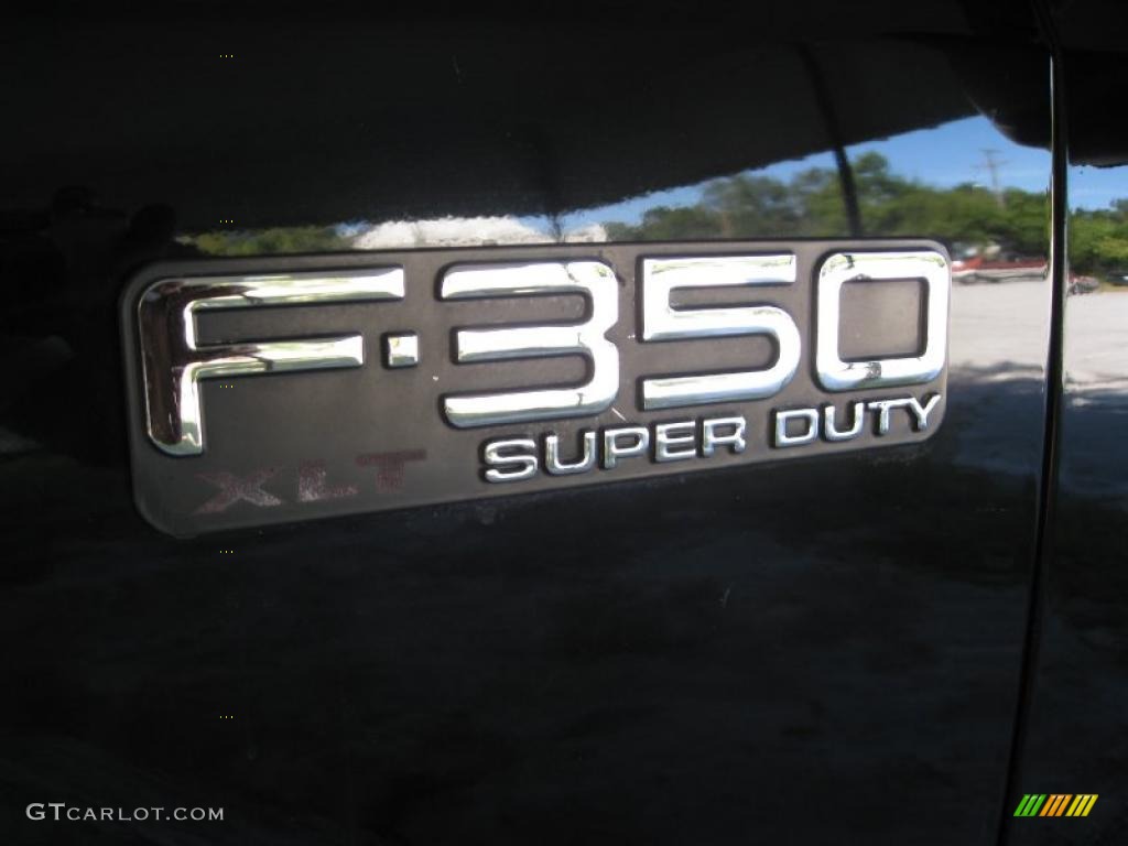 2002 Ford F350 Super Duty XLT Crew Cab 4x4 Marks and Logos Photo #39086121