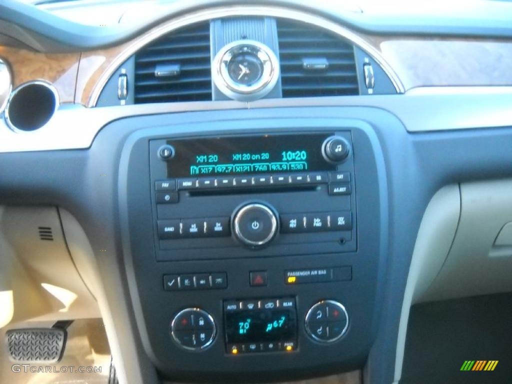 2011 Buick Enclave CXL AWD Controls Photo #39086897
