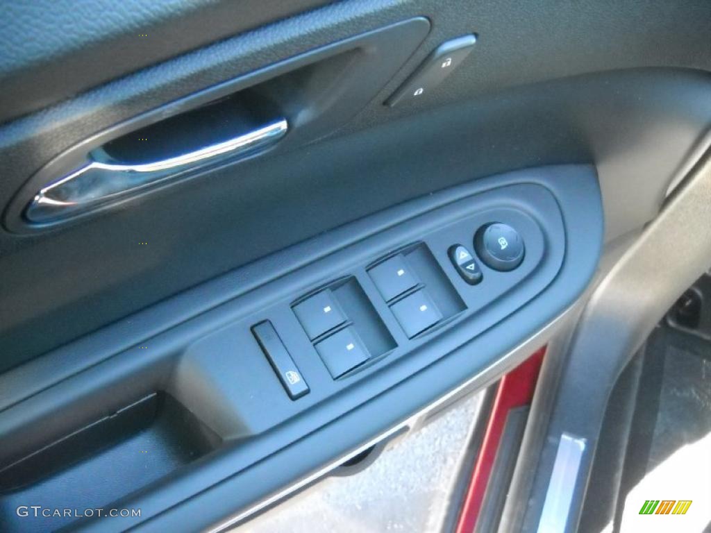 2011 GMC Acadia SLE AWD Controls Photo #39088946