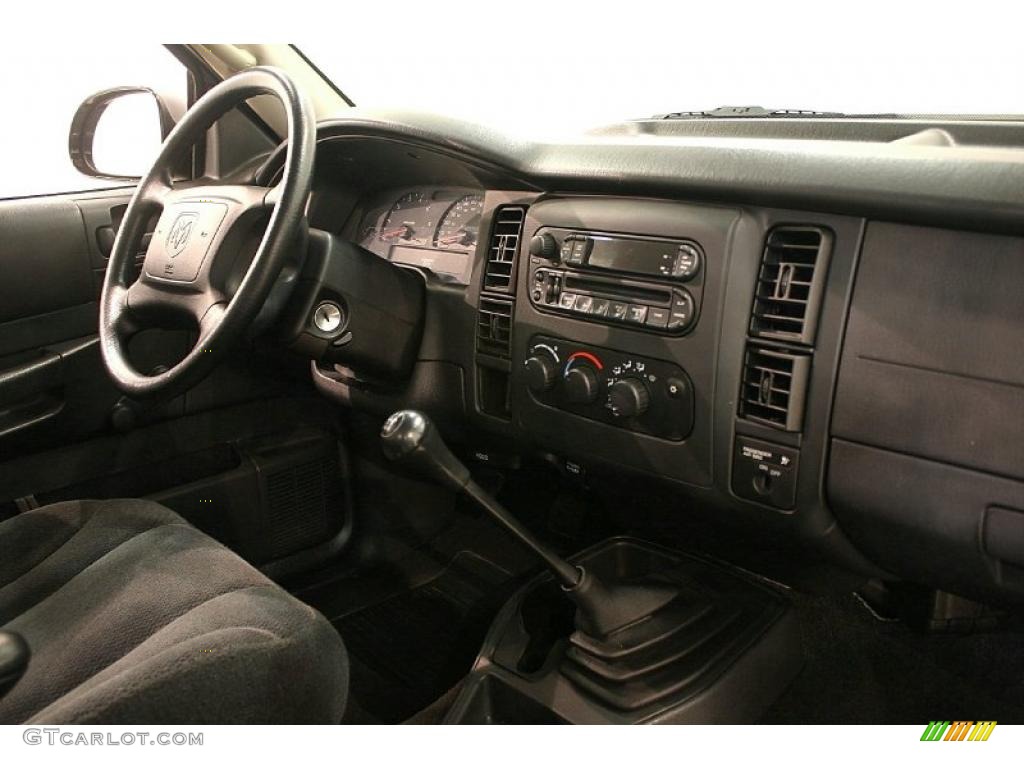 2004 Dodge Dakota SXT Regular Cab Dashboard Photos