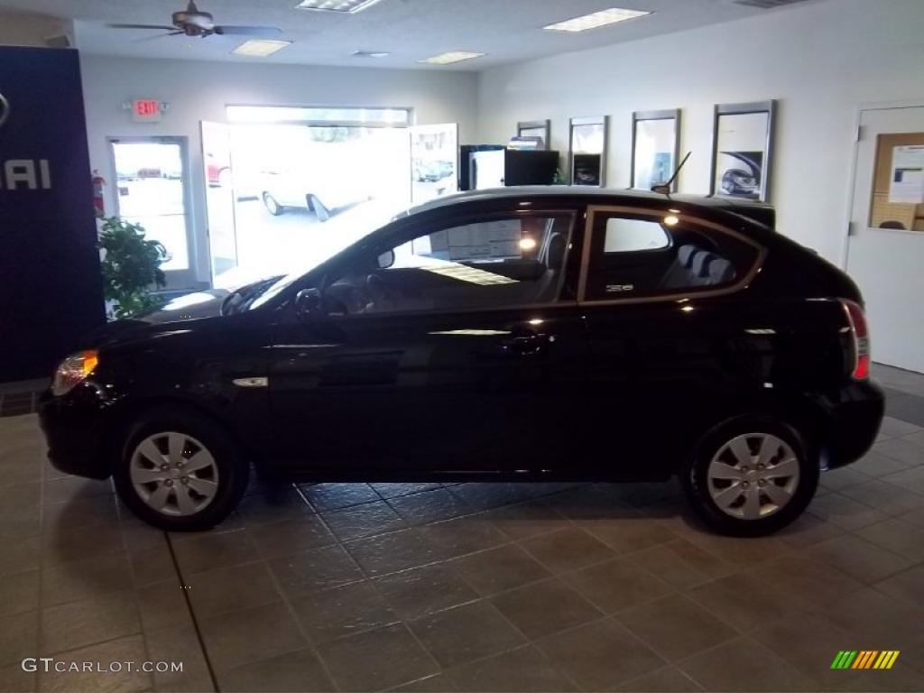 2011 Accent GS 3 Door - Ebony Black / Gray photo #1