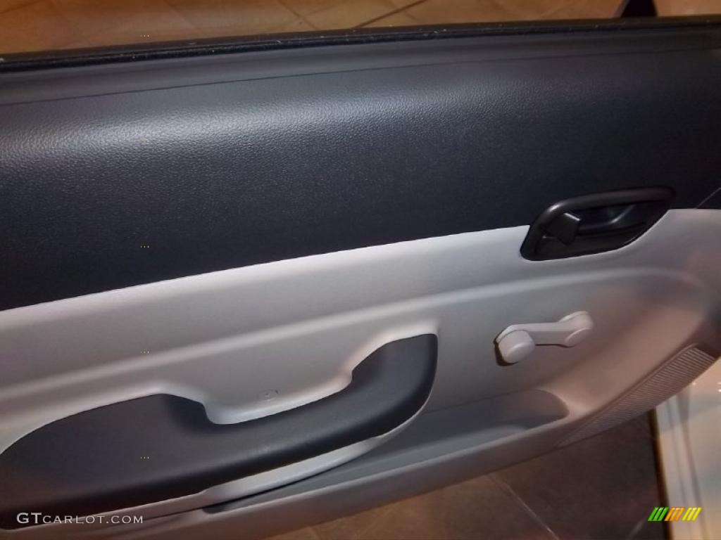 2011 Hyundai Accent GS 3 Door Gray Door Panel Photo #39092490