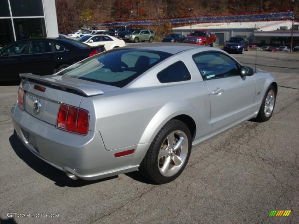 2008 Mustang GT Premium Coupe - Brilliant Silver Metallic / Light Graphite photo #2