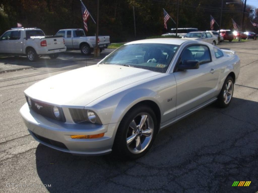 2008 Mustang GT Premium Coupe - Brilliant Silver Metallic / Light Graphite photo #5