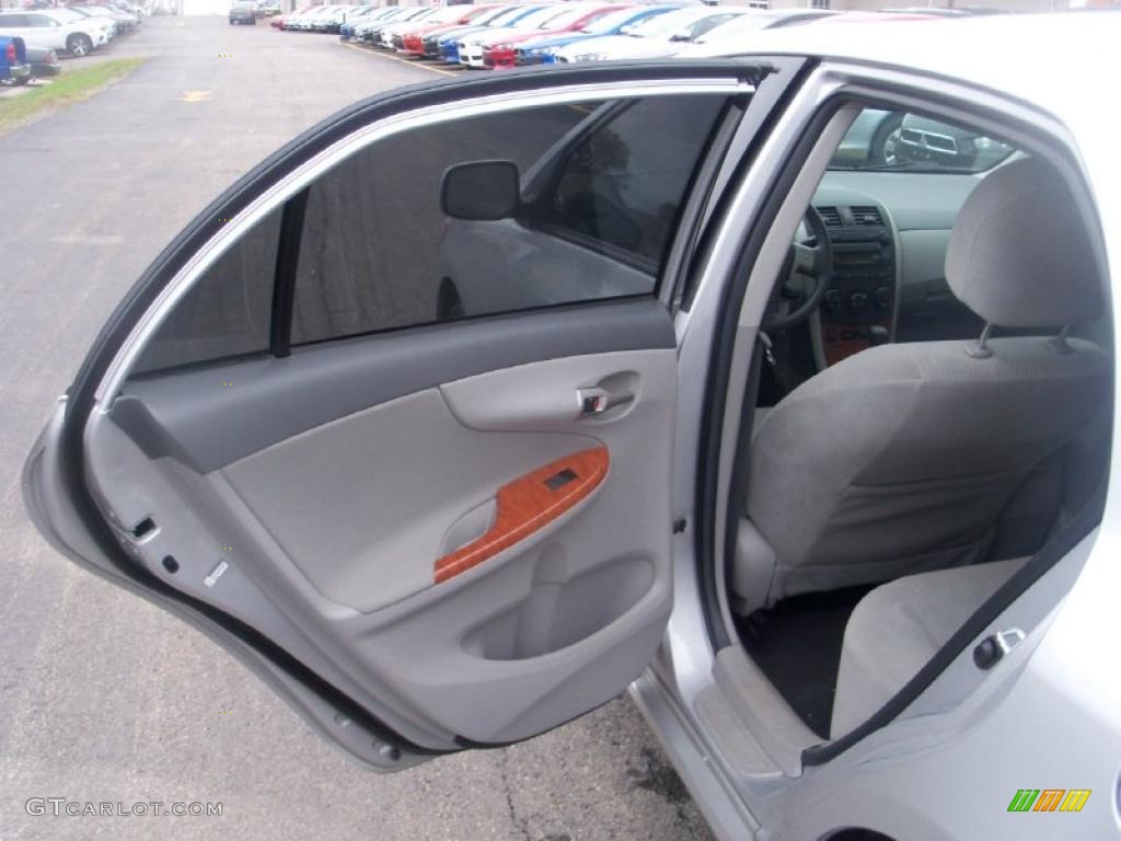 2009 Corolla XLE - Classic Silver Metallic / Ash photo #21