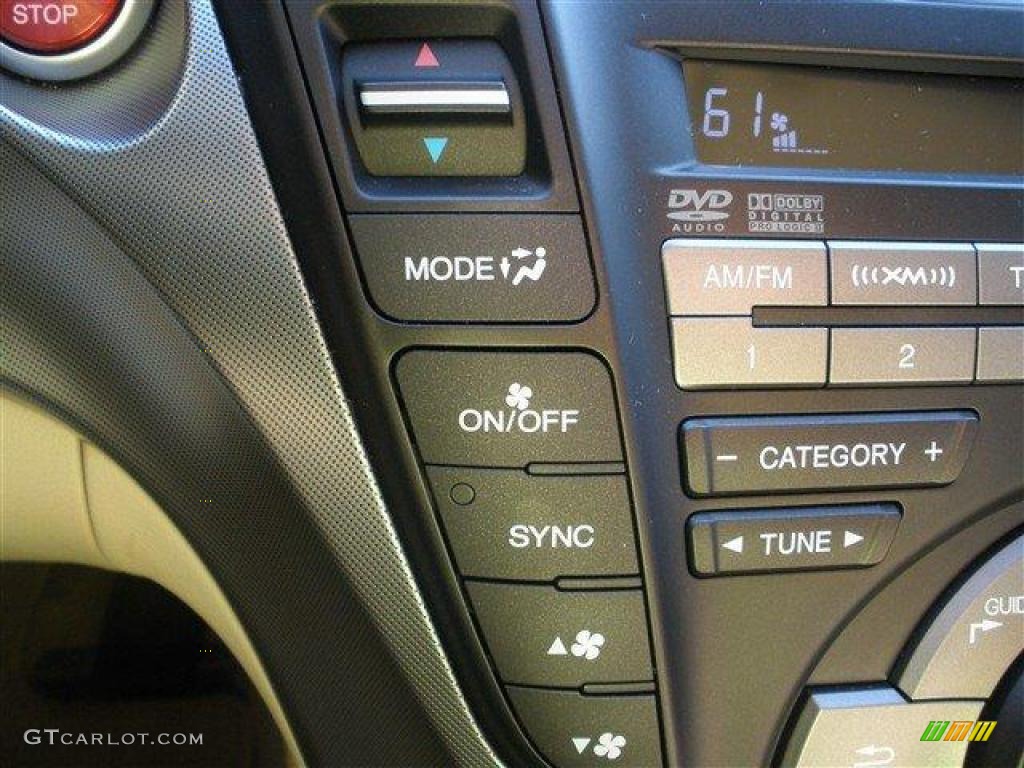 2010 Acura TL 3.5 Technology Controls Photo #39094138