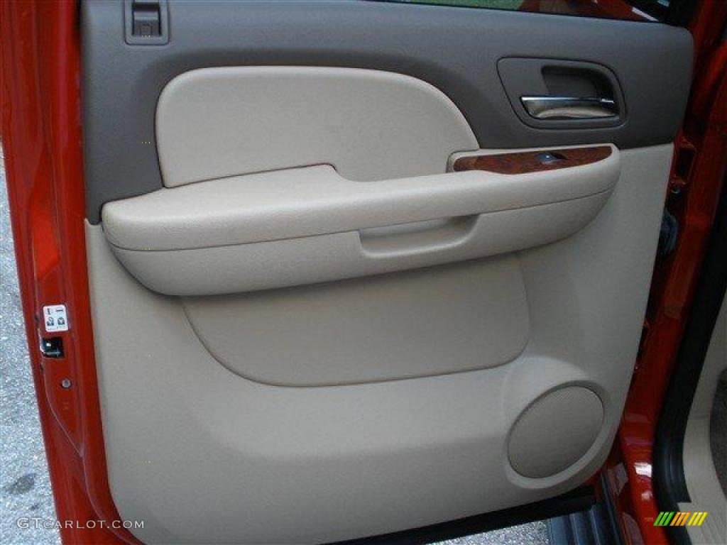 2010 Chevrolet Avalanche LT Dark Cashmere/Light Cashmere Door Panel Photo #39094410