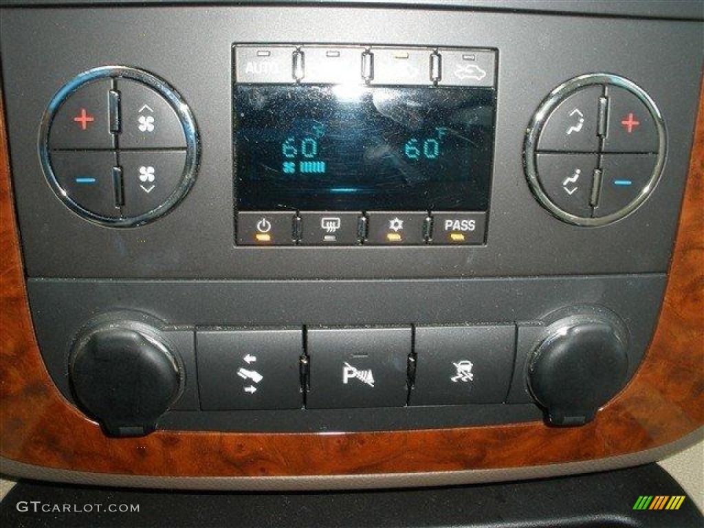 2010 Chevrolet Avalanche LT Controls Photo #39094546