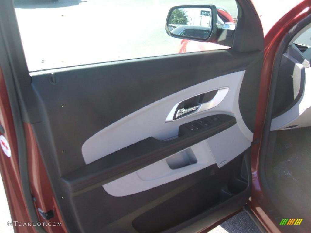 2011 Chevrolet Equinox LT Light Titanium/Jet Black Door Panel Photo #39095178