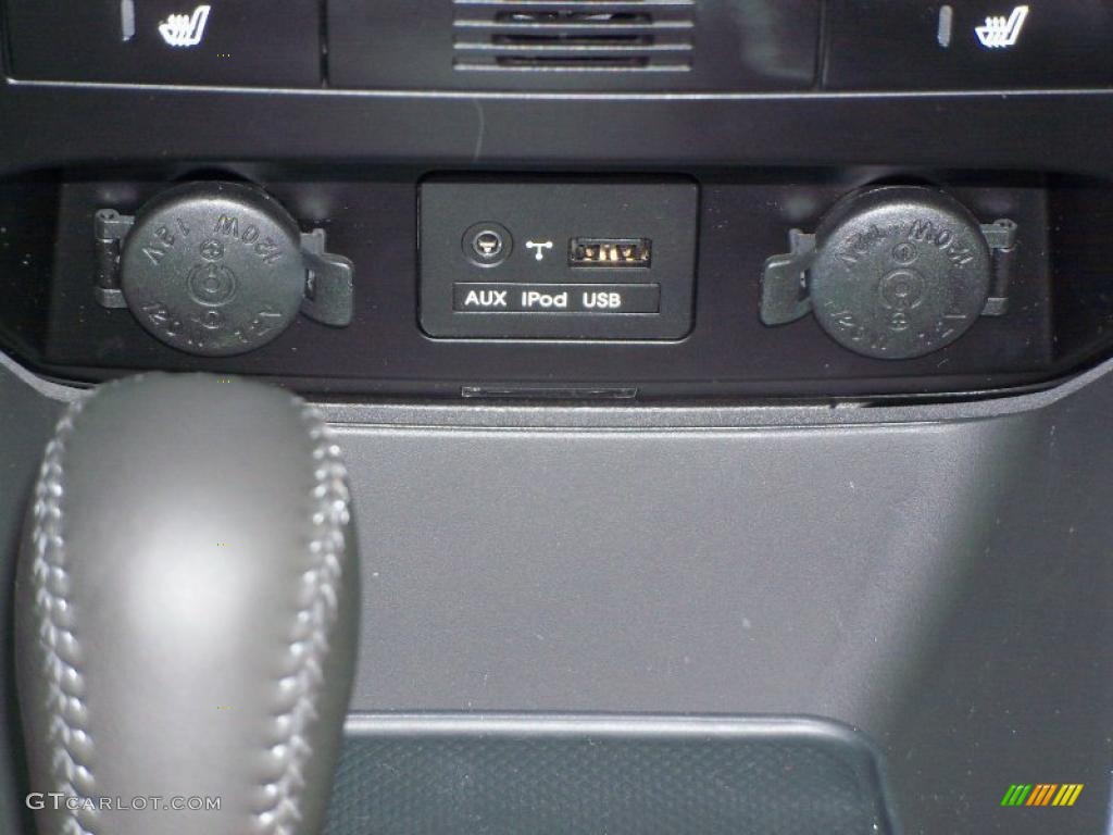 2011 Sorento SX V6 AWD - Snow White Pearl / Black photo #28