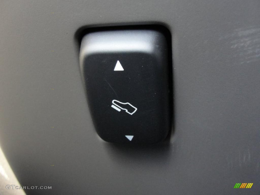2010 Ford Expedition EL XLT Controls Photo #39097914