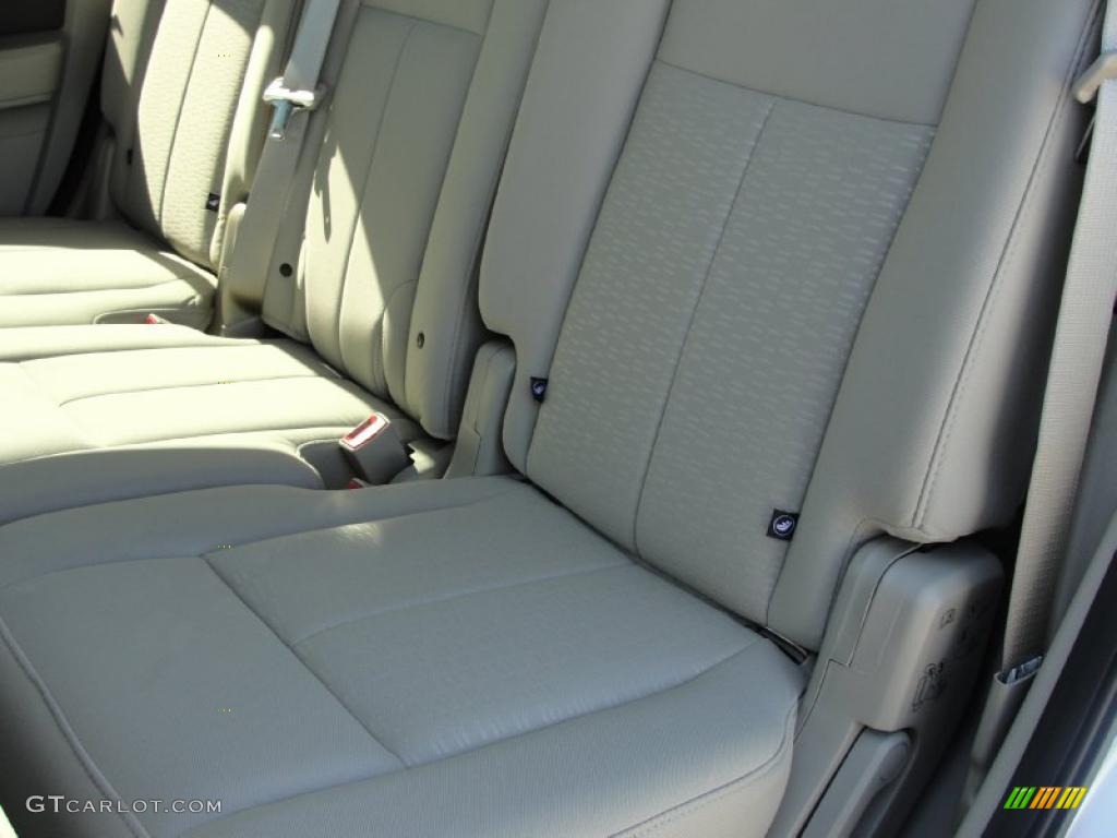 Stone Interior 2010 Ford Expedition XLT Photo #39098351