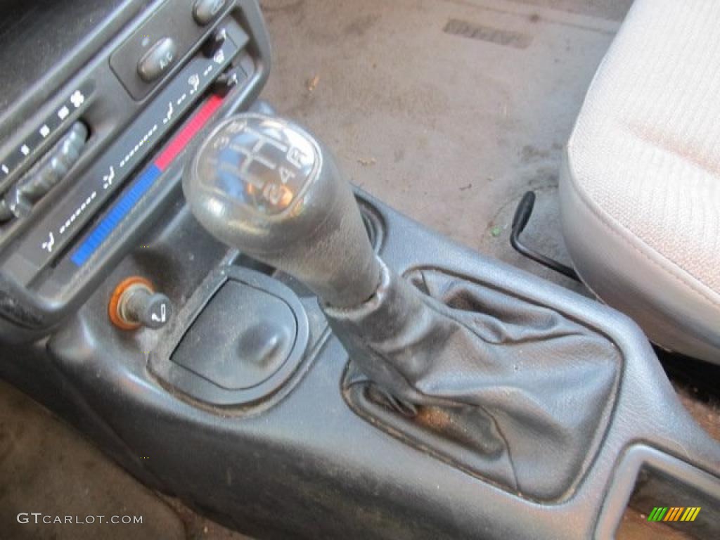 1999 Saturn S Series SL Sedan 5 Speed Manual Transmission Photo #39098554