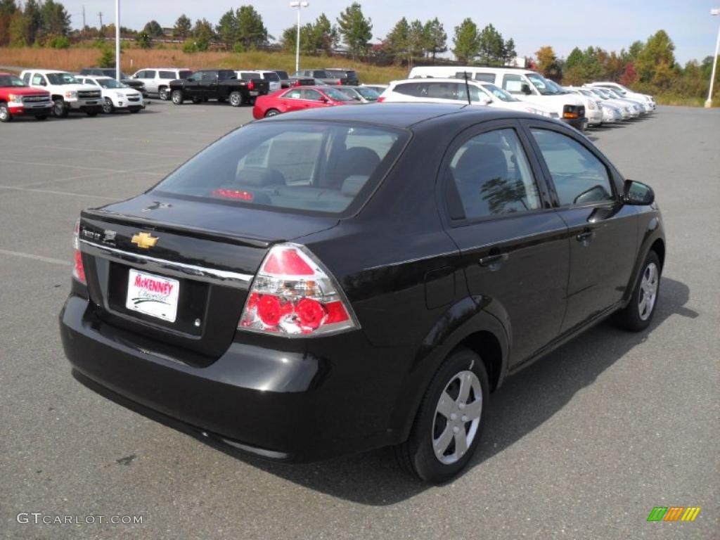 2010 Aveo LT Sedan - Black Granite / Charcoal photo #4