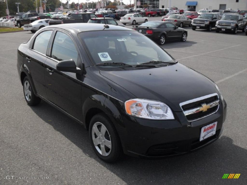 2010 Aveo LT Sedan - Black Granite / Charcoal photo #5