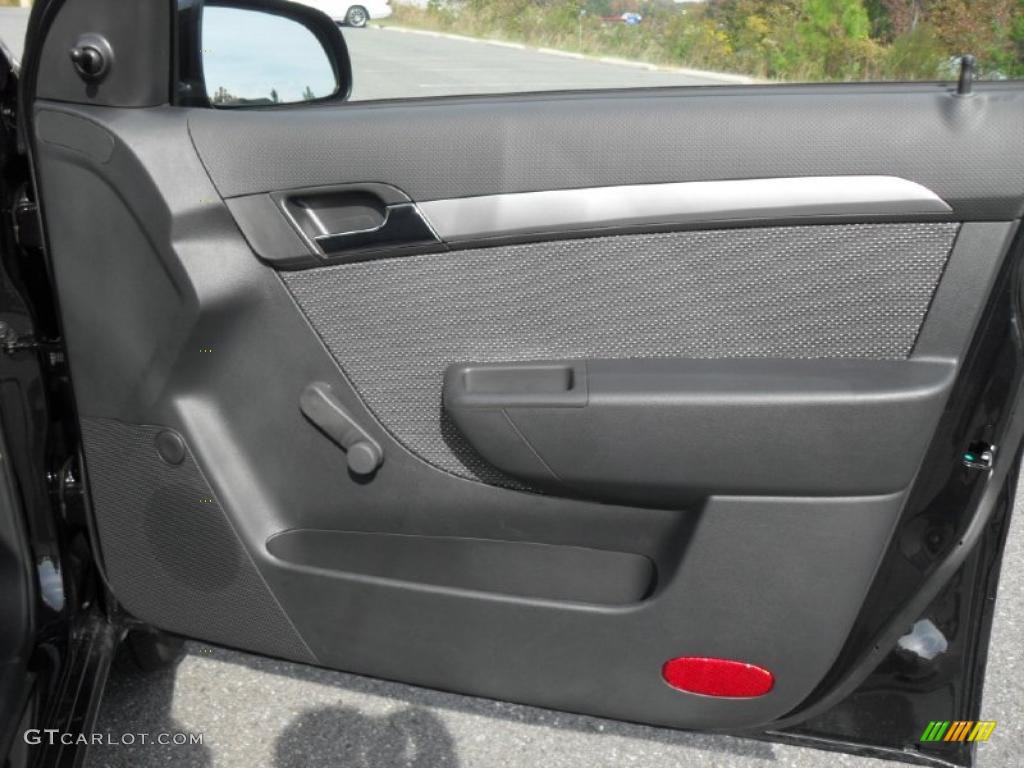 2010 Chevrolet Aveo LT Sedan Charcoal Door Panel Photo #39099734