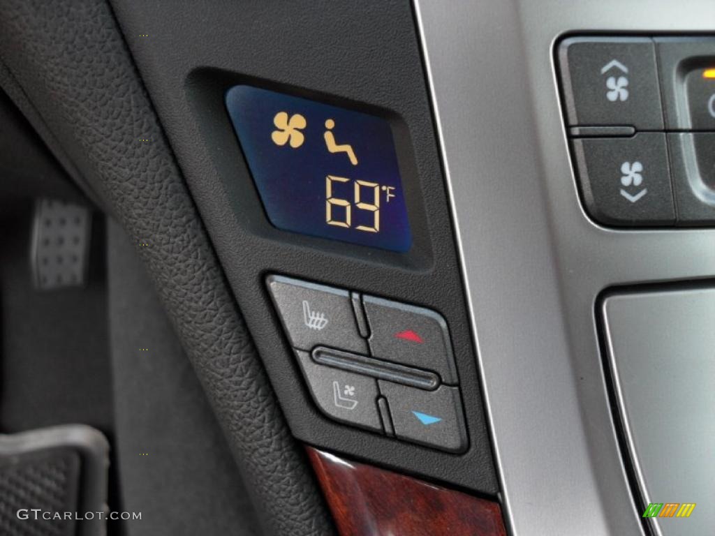 2011 Cadillac CTS Coupe Controls Photo #39100478