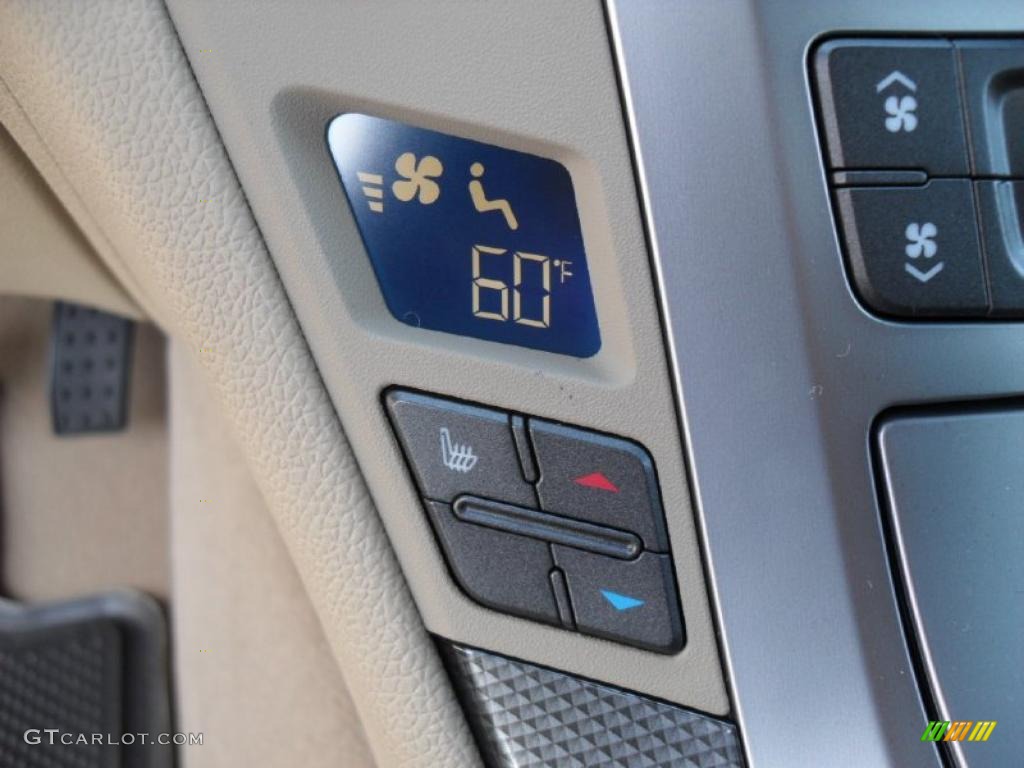 2011 Cadillac CTS Coupe Controls Photo #39100906