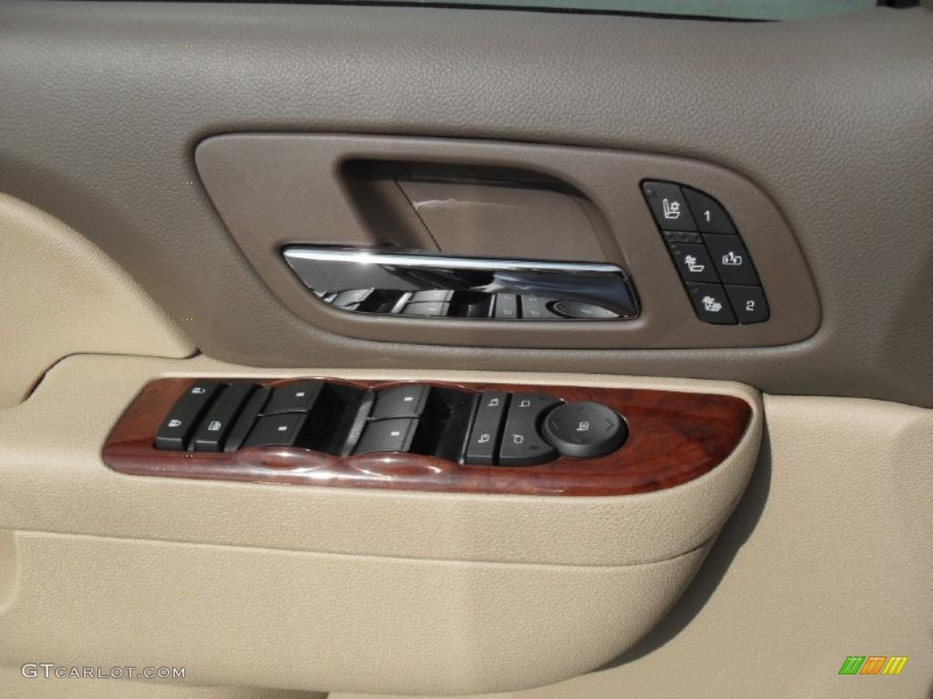 2011 Chevrolet Avalanche LTZ Controls Photo #39102482