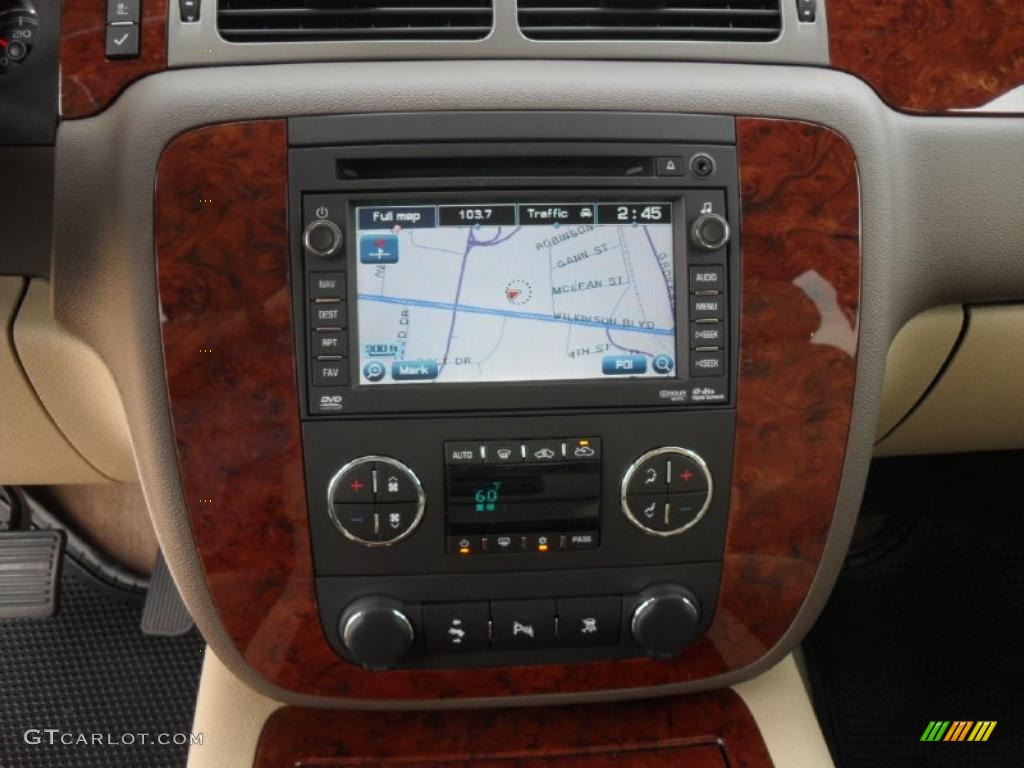 2011 Chevrolet Avalanche LTZ Controls Photo #39102530