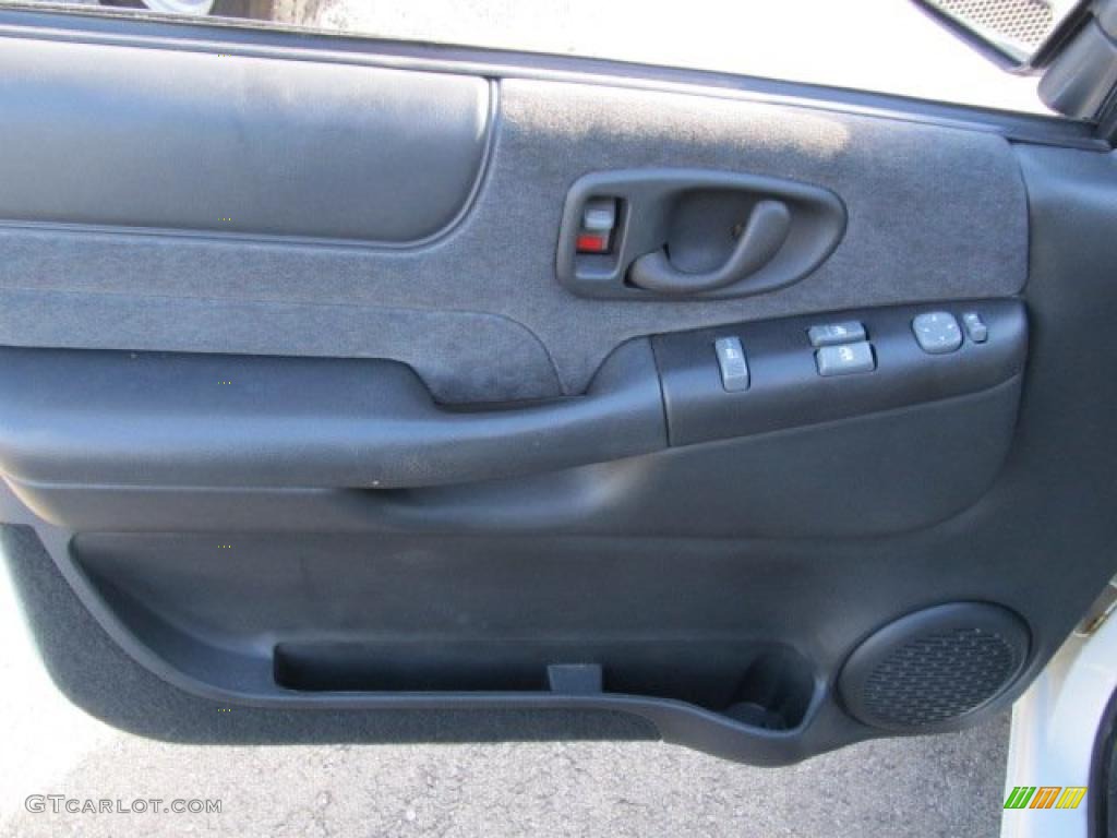 2001 GMC Jimmy SLS 4x4 Pewter Door Panel Photo #39102614