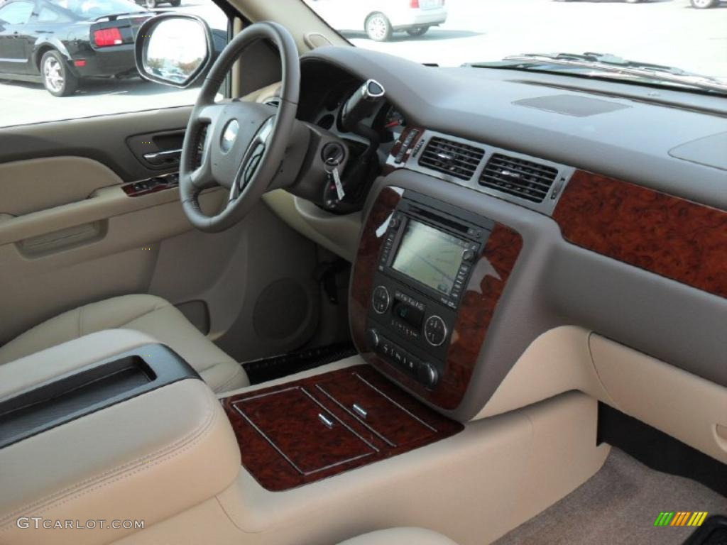 2011 Chevrolet Avalanche LTZ Dark Cashmere/Light Cashmere Dashboard Photo #39102709