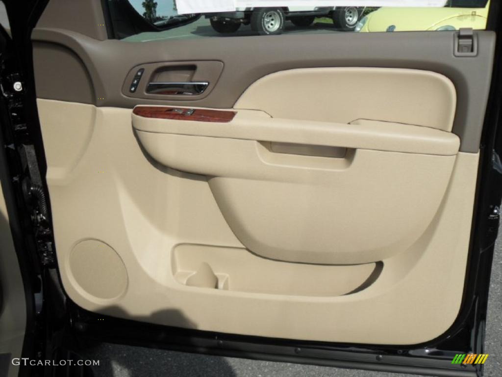 2011 Chevrolet Avalanche LTZ Dark Cashmere/Light Cashmere Door Panel Photo #39102725