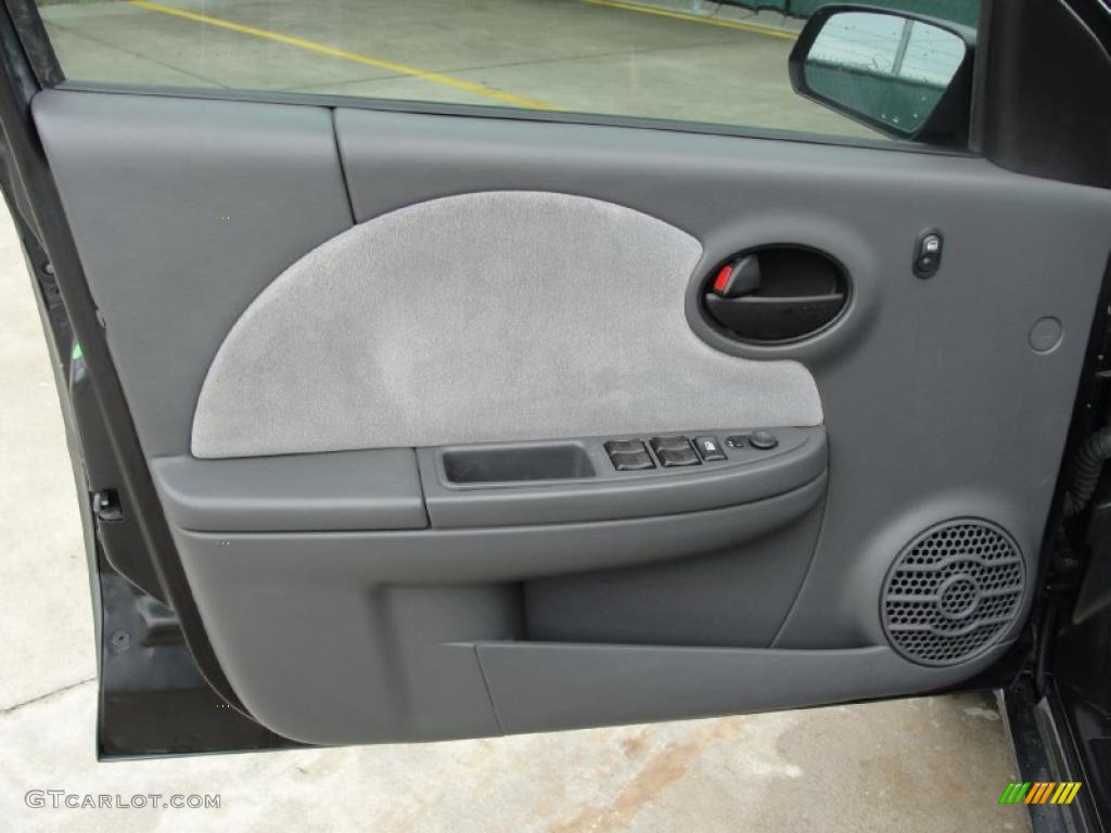 2004 Saturn ION 3 Sedan Grey Door Panel Photo #39104705