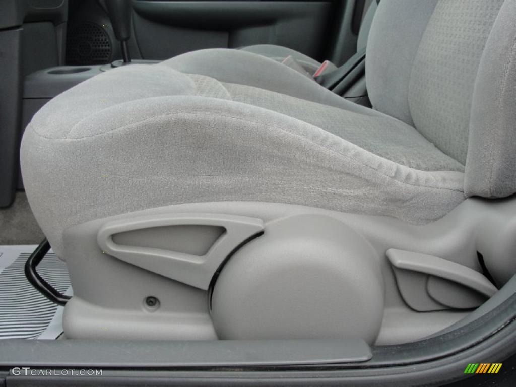 Grey Interior 2004 Saturn ION 3 Sedan Photo #39104773