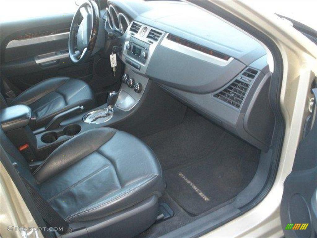 2010 Sebring Limited Sedan - White Gold / Dark Slate Gray photo #13