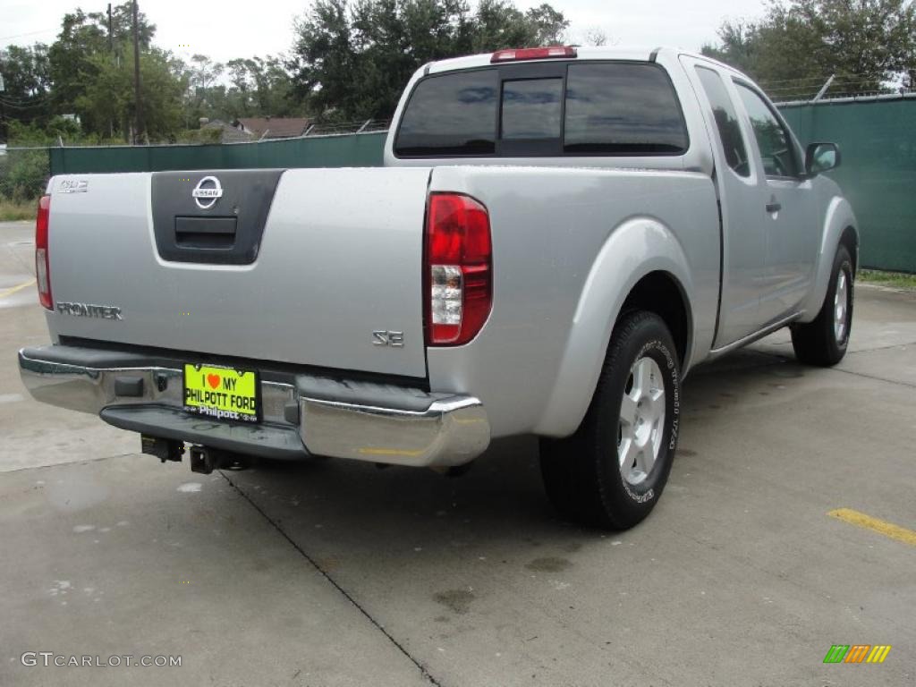 2006 Frontier SE King Cab - Radiant Silver / Graphite photo #3