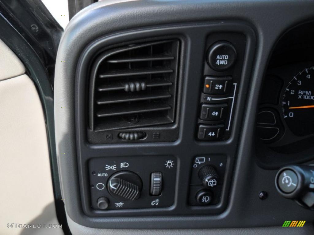 2003 Suburban 1500 Z71 4x4 - Dark Green Metallic / Gray/Dark Charcoal photo #9