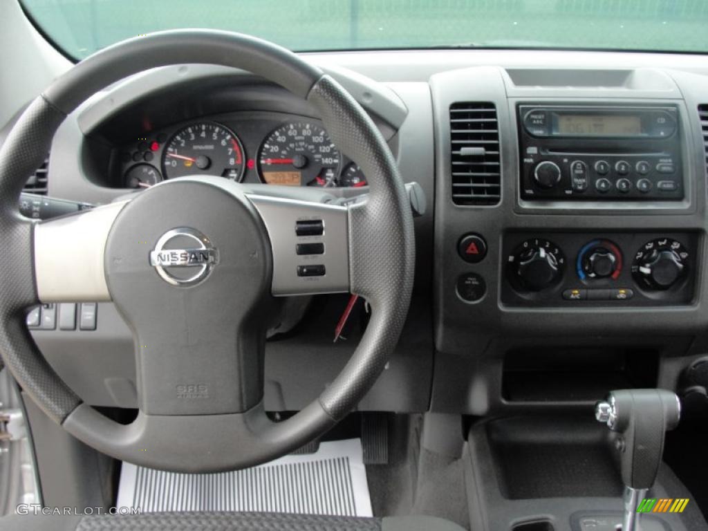 2006 Nissan Frontier SE King Cab Dashboard Photos