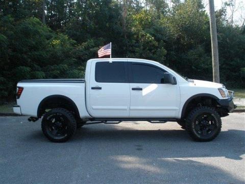 2008 Nissan titan se crew cab specs