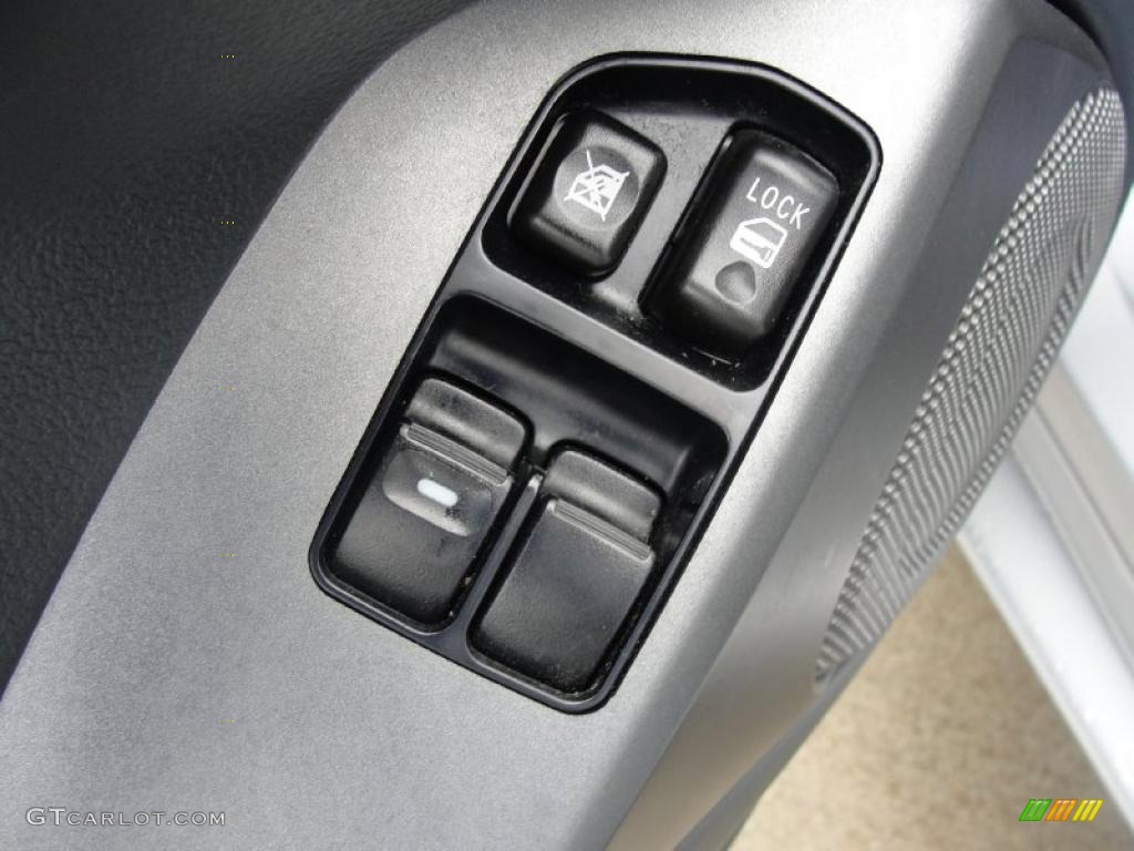 2007 Mitsubishi Eclipse GS Coupe Controls Photo #39108701