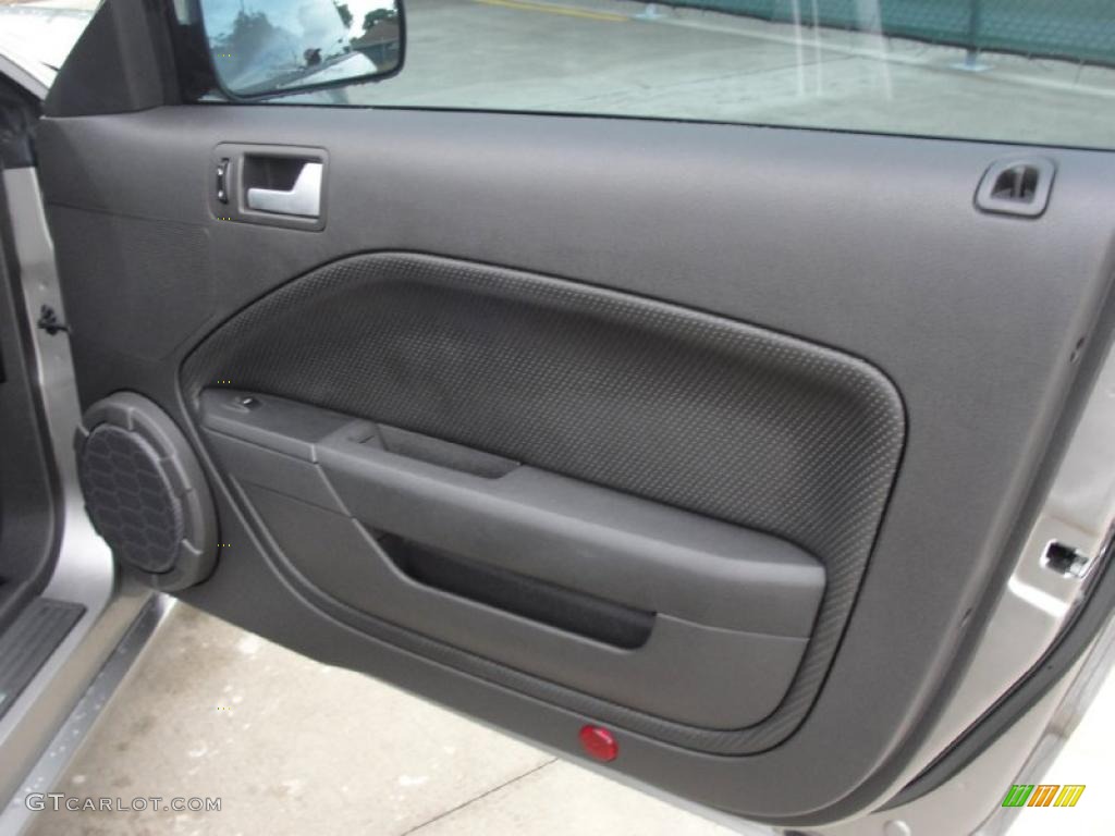 2008 Ford Mustang GT Premium Coupe Dark Charcoal Door Panel Photo #39110181