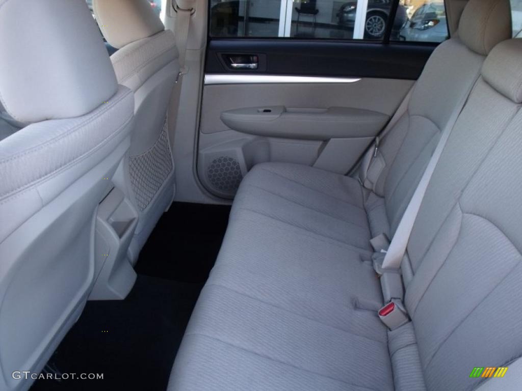 Warm Ivory Interior 2010 Subaru Outback 2.5i Premium Wagon Photo #39110313