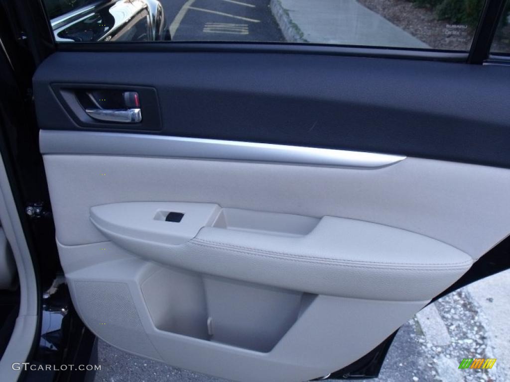 2010 Subaru Outback 2.5i Premium Wagon Warm Ivory Door Panel Photo #39110389