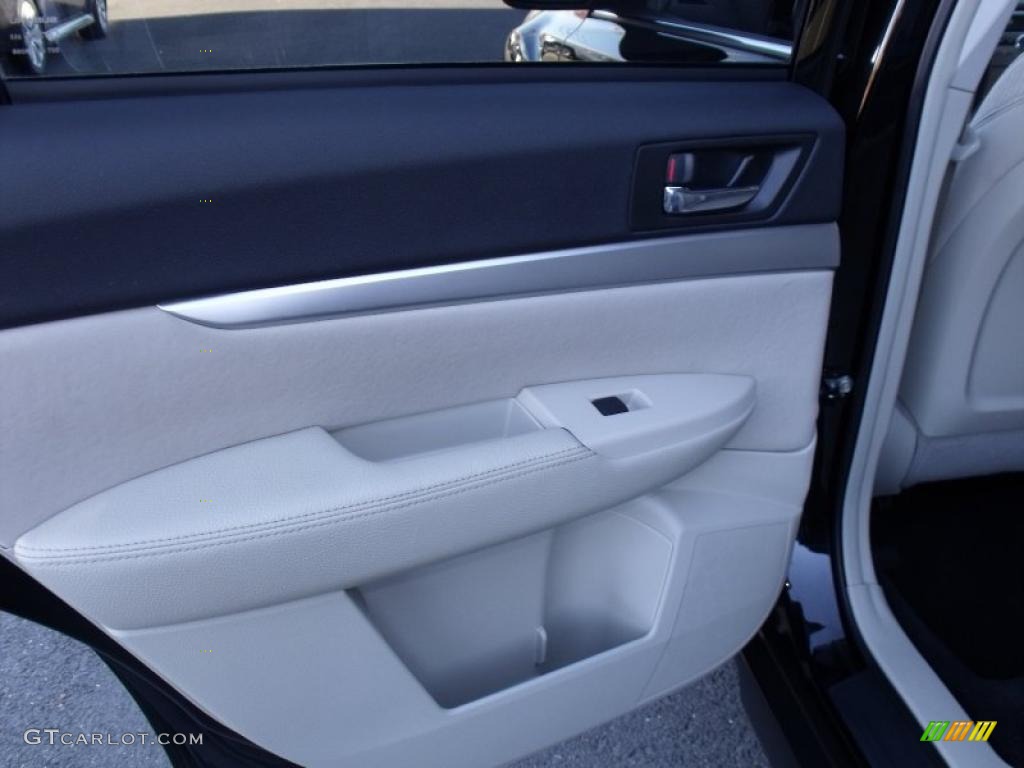 2010 Subaru Outback 2.5i Premium Wagon Warm Ivory Door Panel Photo #39110397
