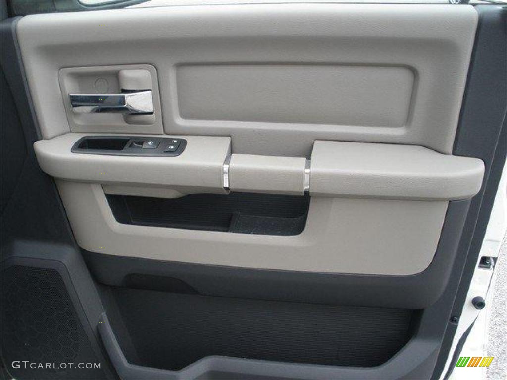 2009 Dodge Ram 1500 SLT Crew Cab 4x4 Dark Slate/Medium Graystone Door Panel Photo #39110413
