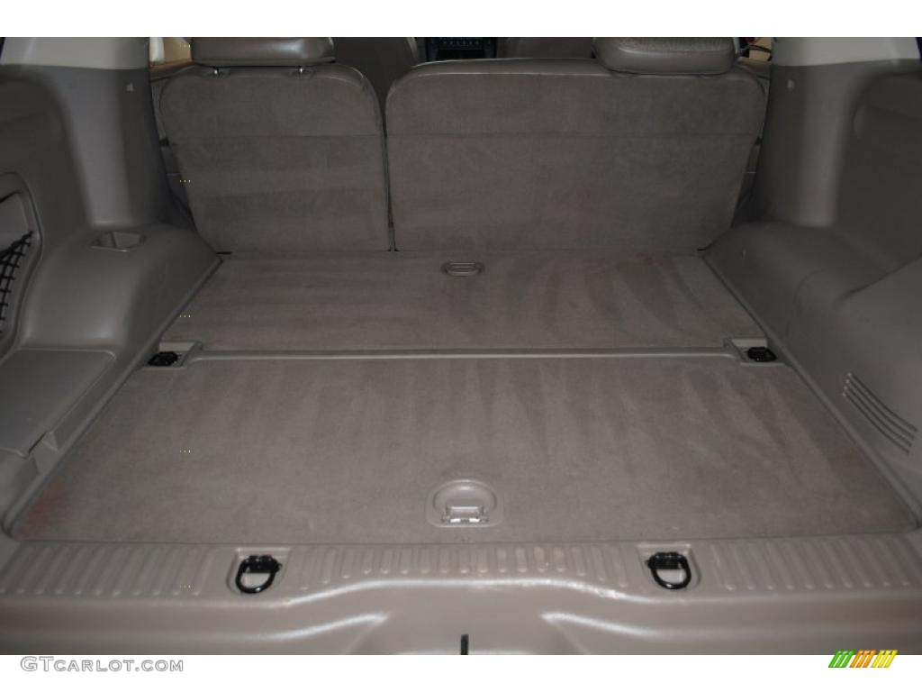 2002 Ford Explorer XLS 4x4 Trunk Photo #39110589
