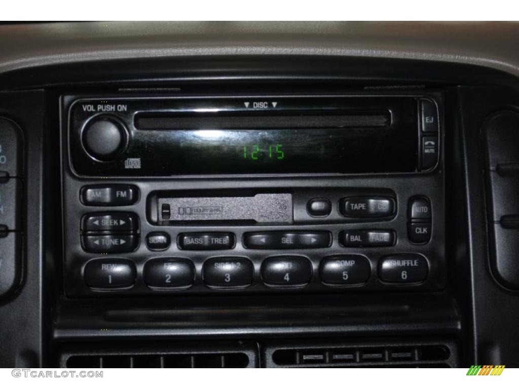 2002 Ford Explorer XLS 4x4 Controls Photo #39110733