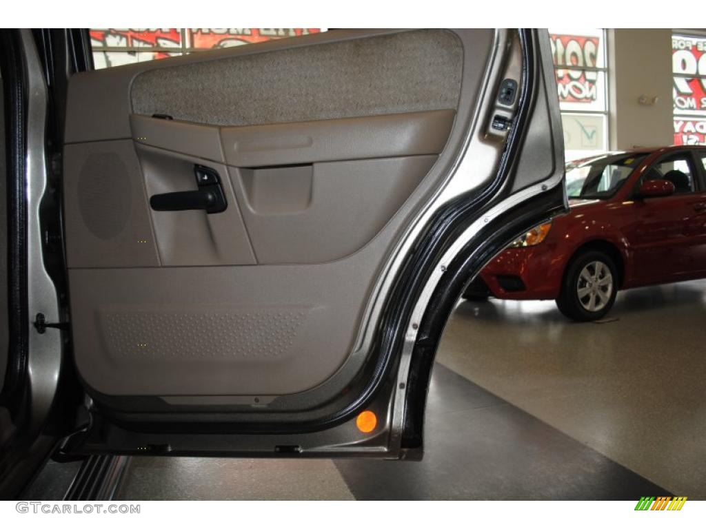 2002 Explorer XLS 4x4 - Mineral Grey Metallic / Medium Parchment photo #47