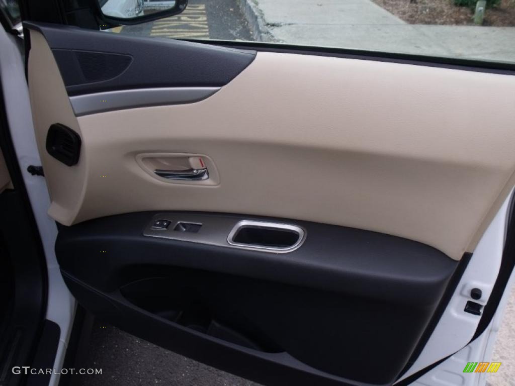 2008 Subaru Tribeca Limited 7 Passenger Desert Beige Door Panel Photo #39111201