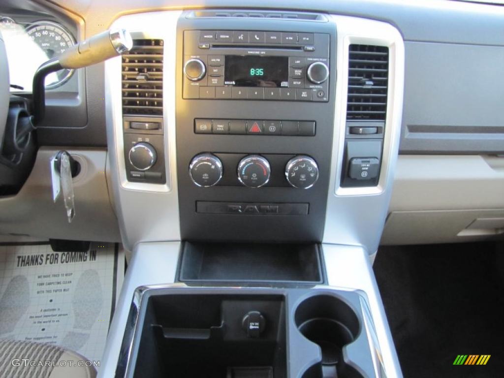 2011 Dodge Ram 3500 HD Big Horn Crew Cab 4x4 Dually Controls Photo #39114540