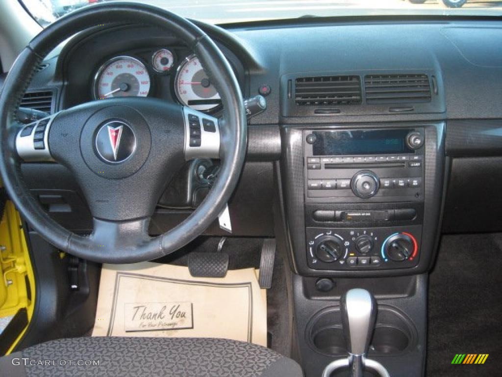 2007 Pontiac G5 Standard G5 Model Ebony Dashboard Photo #39120940