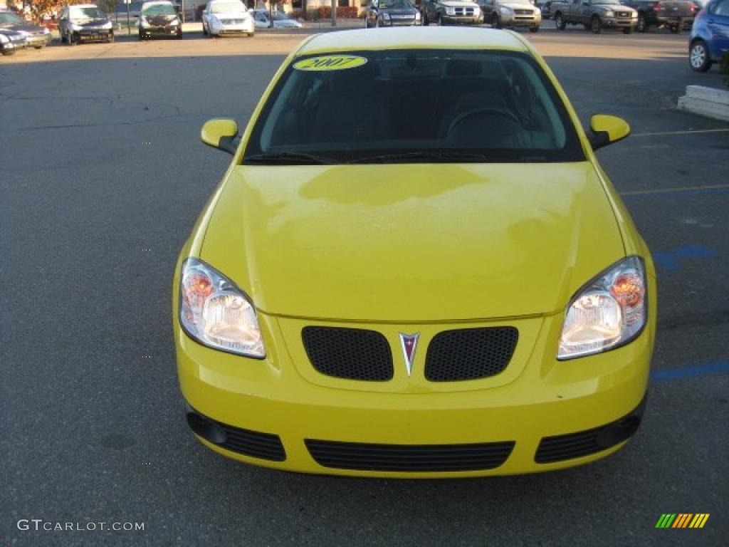 Competition Yellow 2007 Pontiac G5 Standard G5 Model Exterior Photo #39121016
