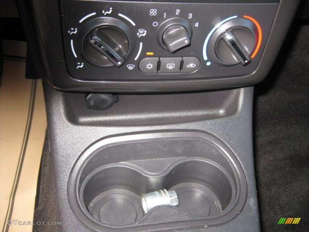 2007 Pontiac G5 Standard G5 Model Controls Photo #39121136