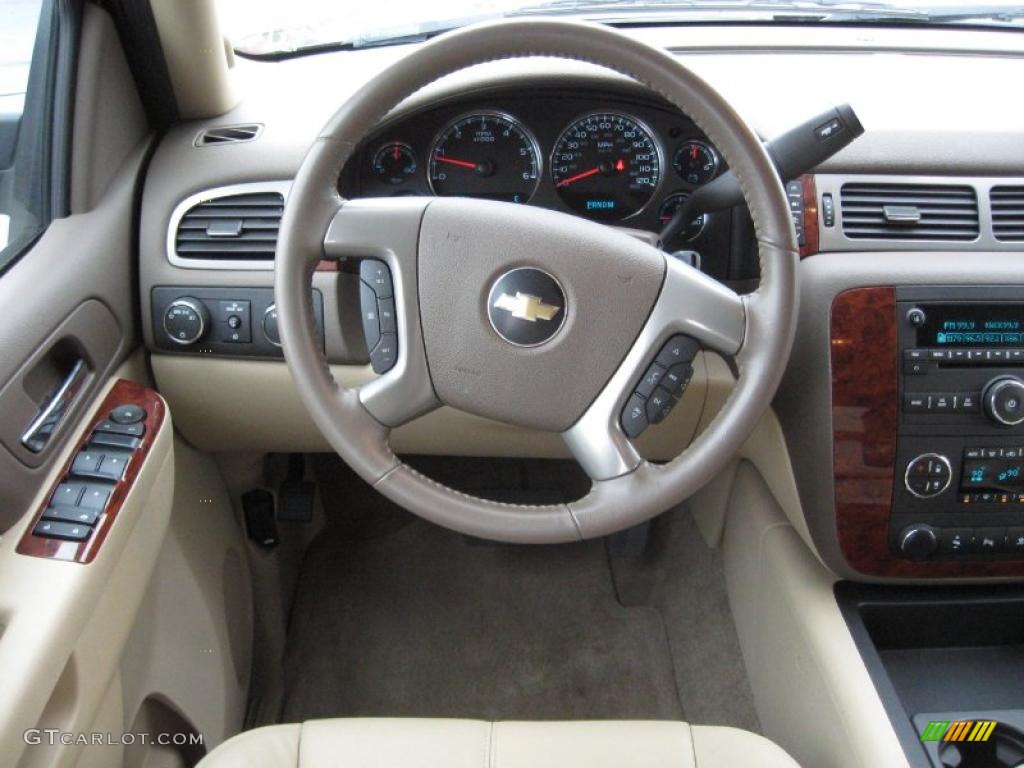 2010 Chevrolet Tahoe LT 4x4 Light Cashmere/Dark Cashmere Steering Wheel Photo #39122218